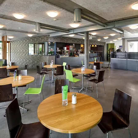 @ Backpackers インターラーケン